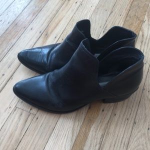 Steve Madden “Austin” boots/booties